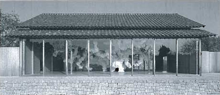「犬島『家プロジェクト』」Ｆ邸を見える。左右に耐震壁で囲まれた庭がある。