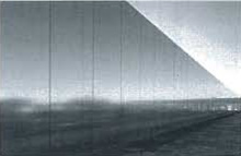「ルーヴル・ランス」外壁。反射率の高い、酸化皮膜されたアルミパネル。